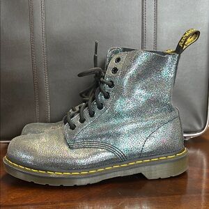 Dr. Martens Pascal Glitter 8 Eye Boots